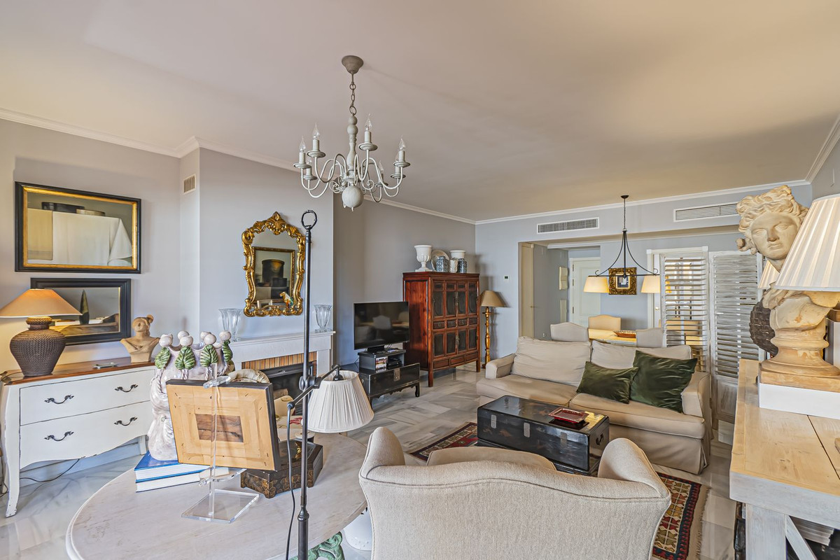 4 bedroom Apartments for sale in Hacienda del Sol – R5160376