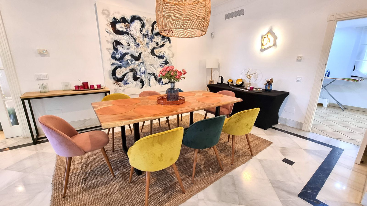 7 bedroom Villas for sale in El Rosario – R5173849