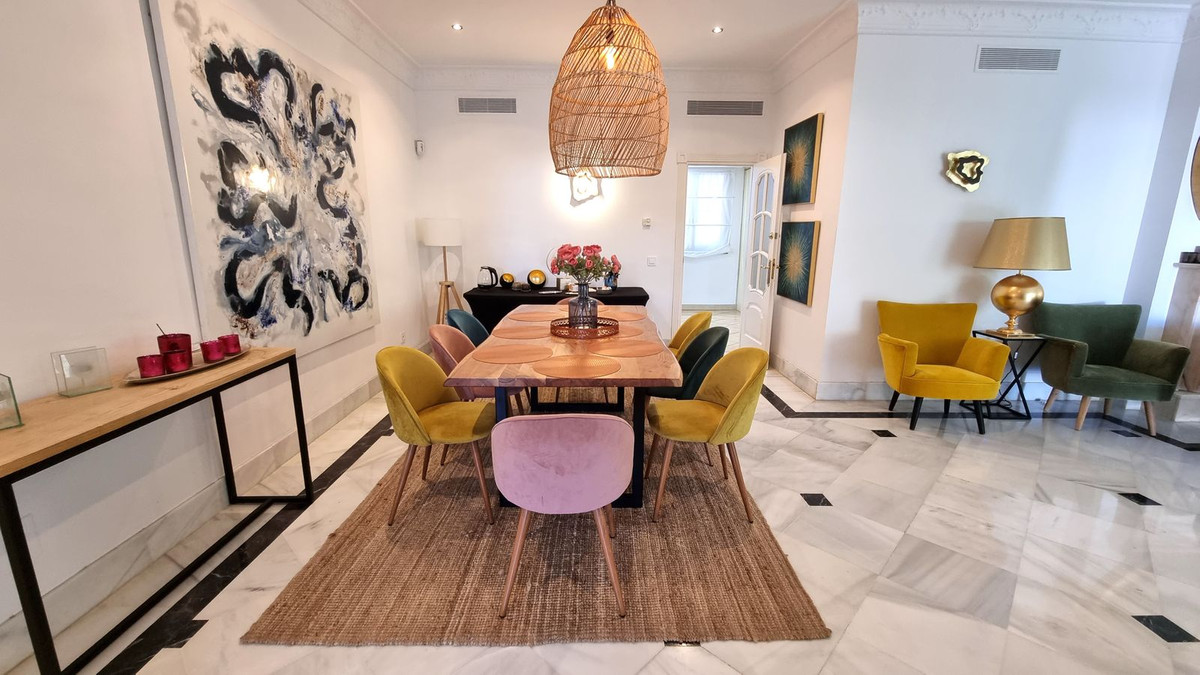 7 bedroom Villas for sale in El Rosario – R5173849