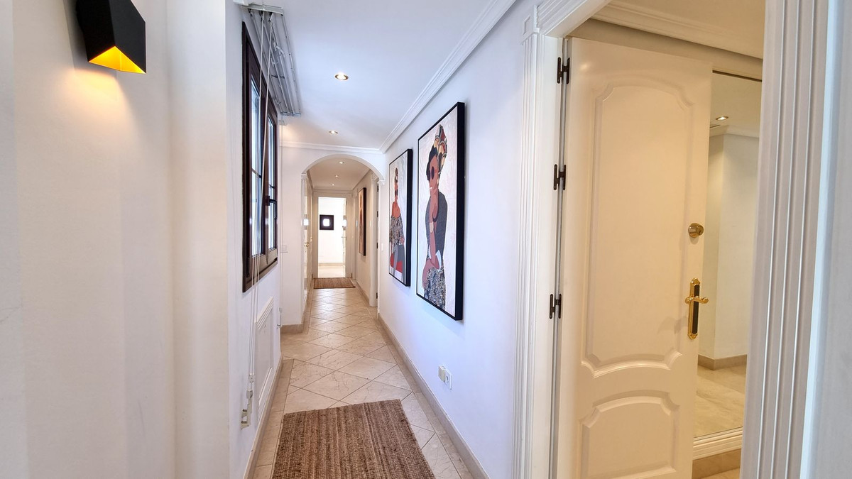 7 bedroom Villas for sale in El Rosario – R5173849