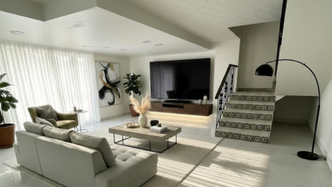 8 bedroom Villas for sale in Marbella – R5255524