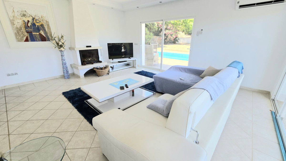 4 bedroom Villas for sale in Calahonda – R5107366 4 bedroom Villas for sale in Calahonda – R5107366