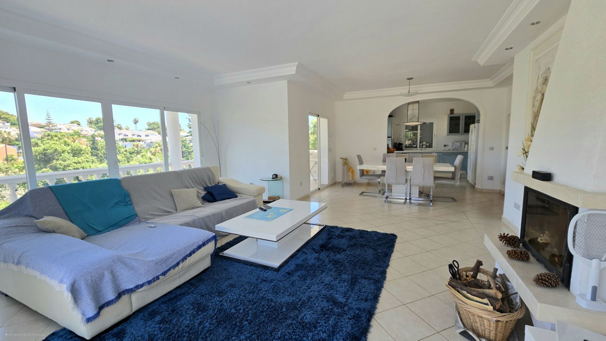 4 bedroom Villas for sale in Calahonda – R5107366 4 bedroom Villas for sale in Calahonda – R5107366