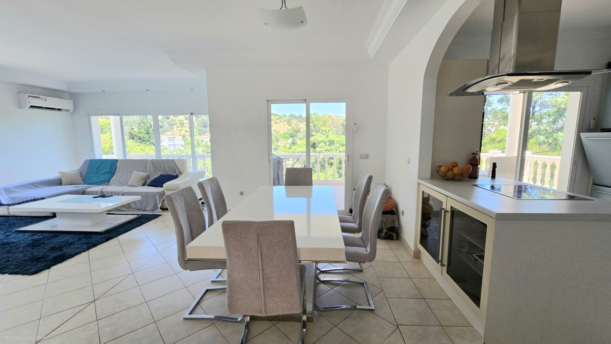 4 bedroom Villas for sale in Calahonda – R5107366 4 bedroom Villas for sale in Calahonda – R5107366