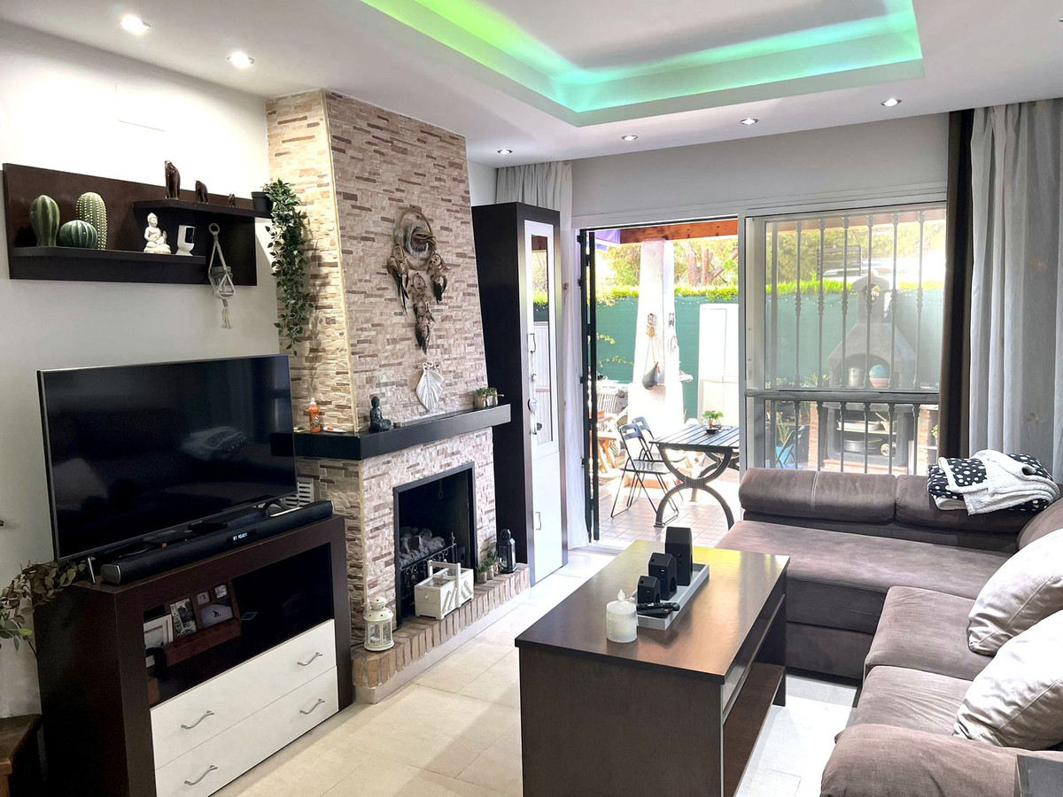 2 bedroom Apartments for sale in Calahonda – R5184979