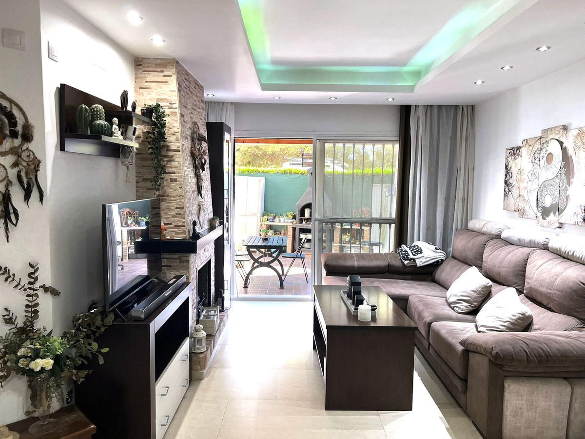 2 bedroom Apartments for sale in Calahonda – R5184979