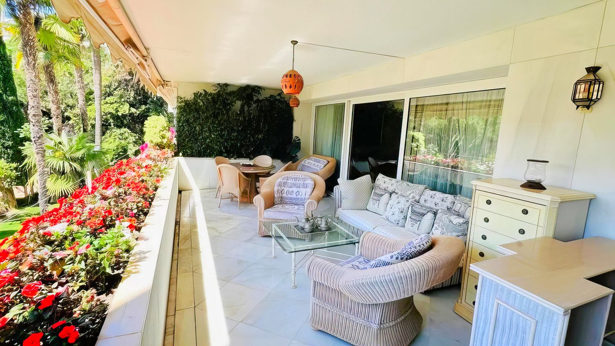 3 bedroom Apartments for sale in Marbella – R4728676