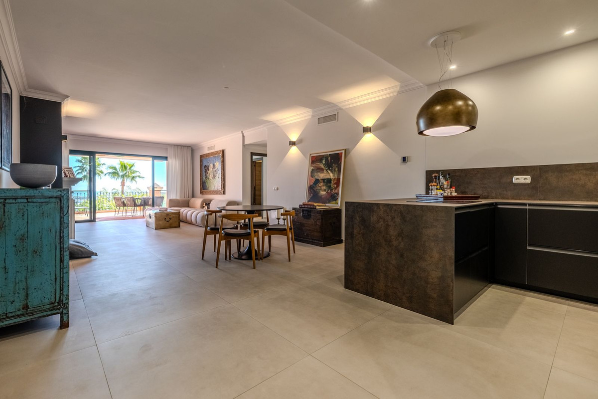 3 bedroom Apartments for sale in Monte Halcones – R5254024