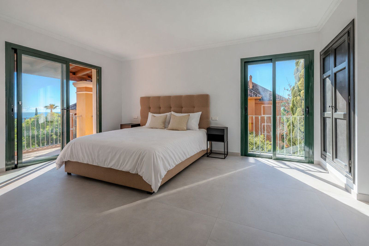 3 bedroom Apartments for sale in Monte Halcones – R5254024