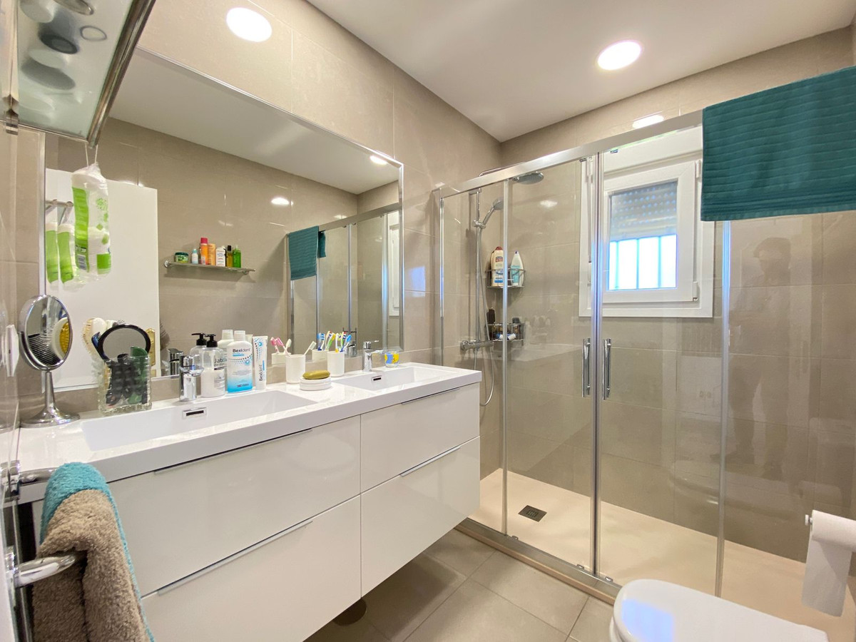 Villas de 6 dormitorios en venta en Marbella – R4269787