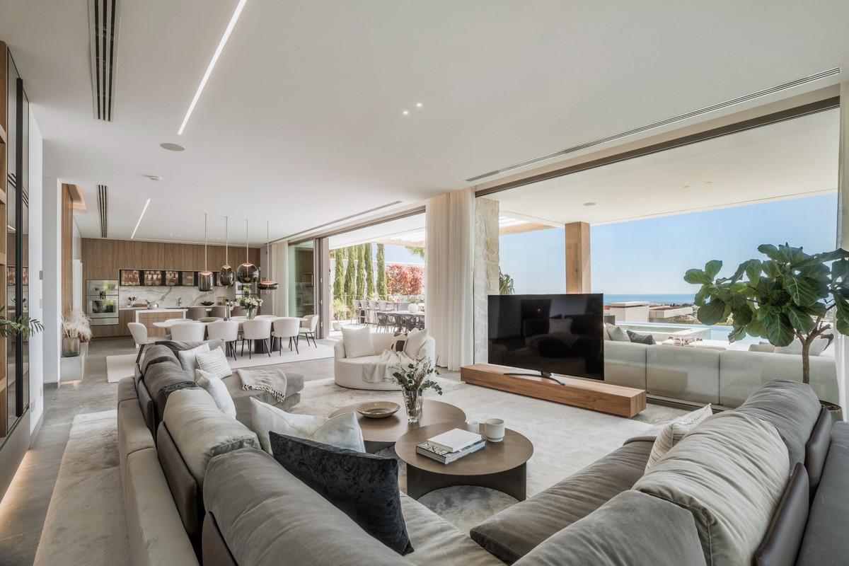 6 bedroom Villas for sale in La Quinta – R5256670 6 bedroom Villas for sale in La Quinta – R5256670