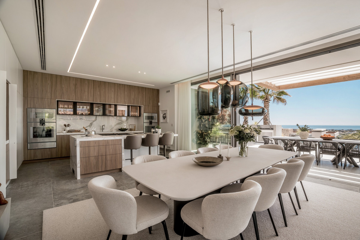 6 bedroom Villas for sale in La Quinta – R5256670 6 bedroom Villas for sale in La Quinta – R5256670