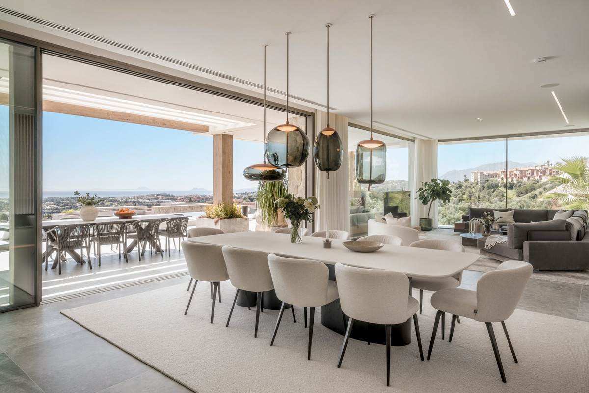 6 bedroom Villas for sale in La Quinta – R5256670 6 bedroom Villas for sale in La Quinta – R5256670