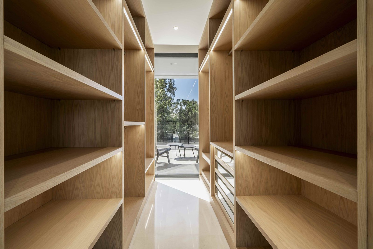 4 bedroom Villas for sale in Nueva Milla de Oro – R5001682