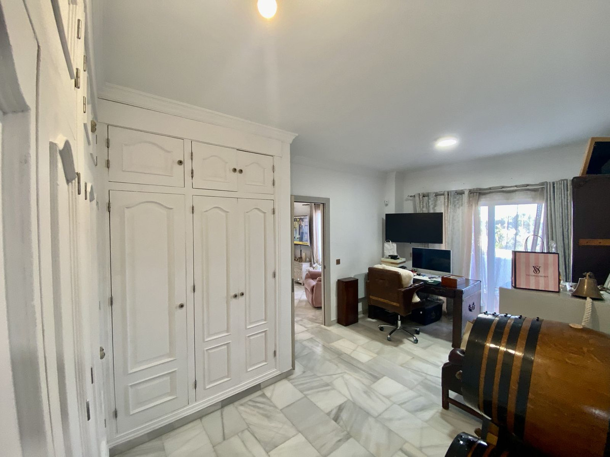 5 bedroom Villas for sale in Calahonda – R5273938 5 bedroom Villas for sale in Calahonda – R5273938