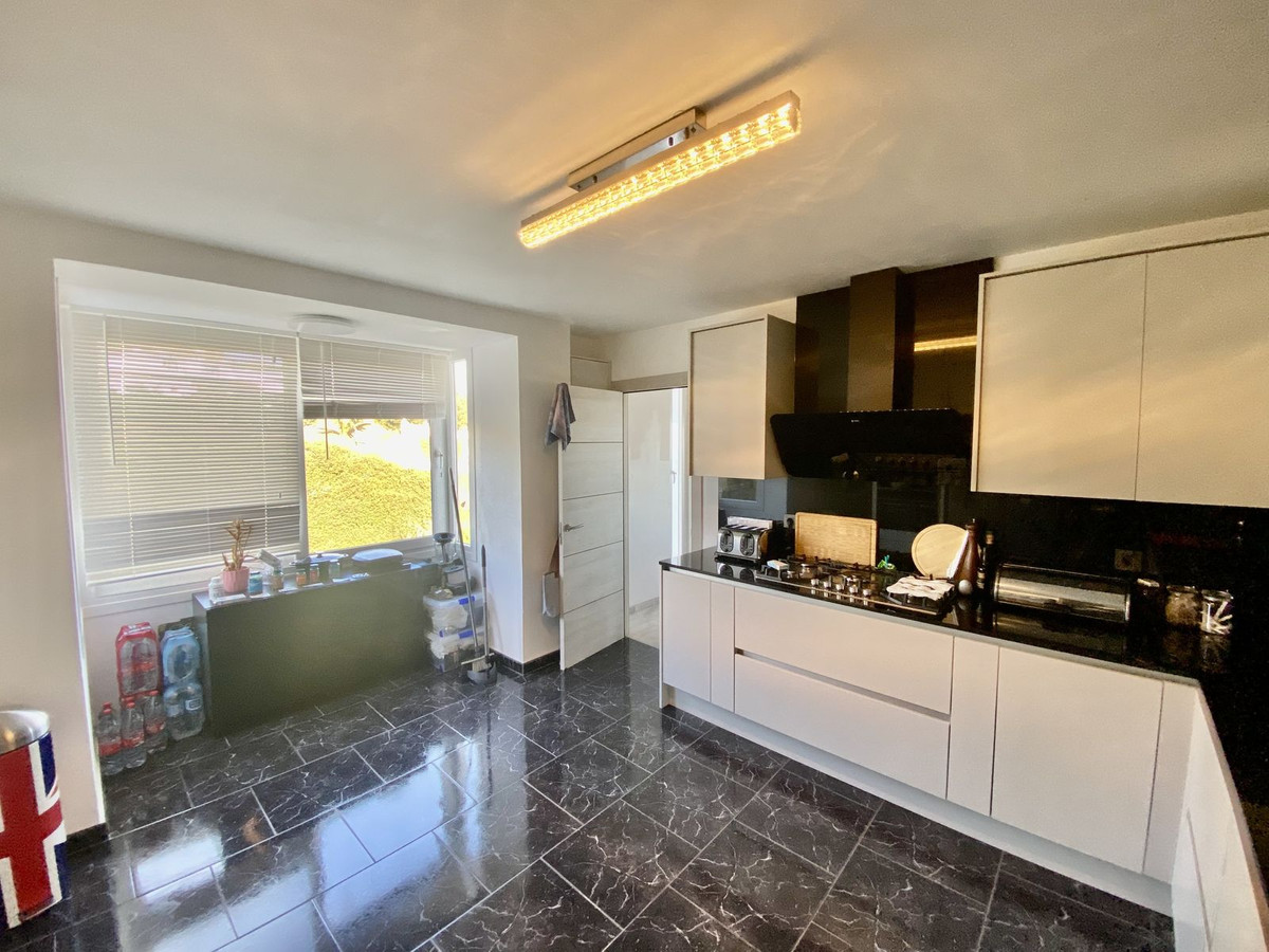 5 bedroom Villas for sale in Calahonda – R5273938 5 bedroom Villas for sale in Calahonda – R5273938