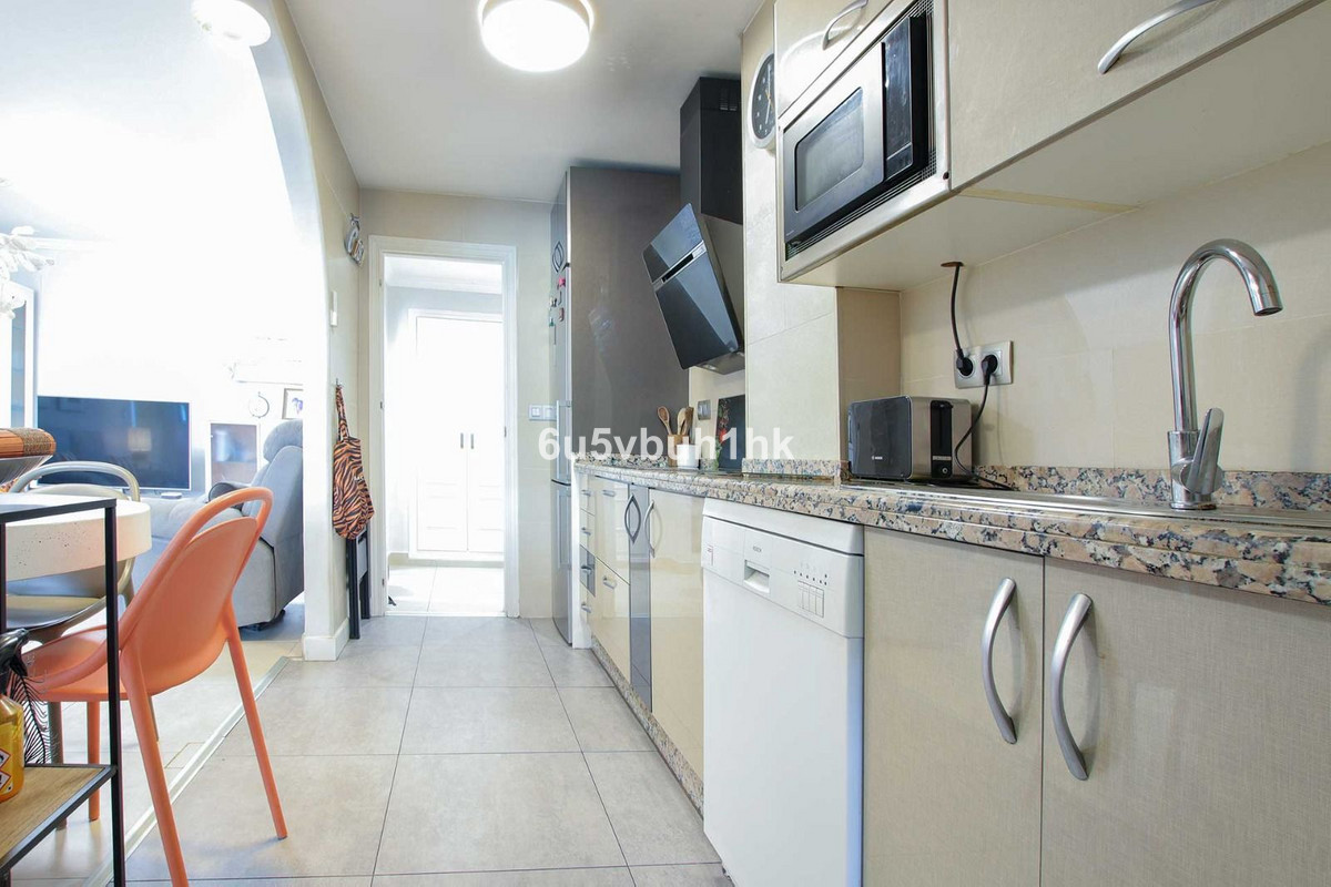 2 bedroom Apartments for sale in Las Chapas – R5272819