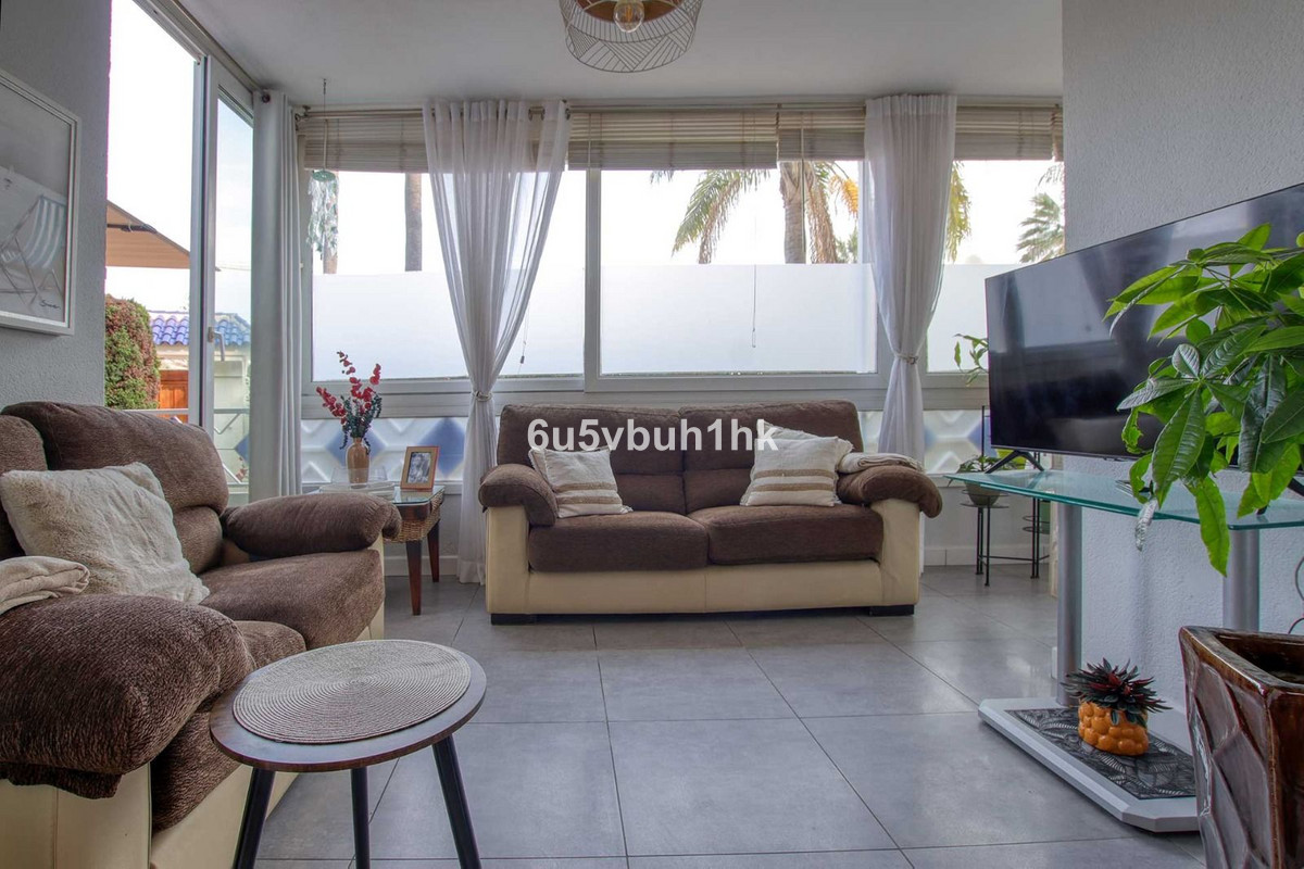 2 bedroom Apartments for sale in Las Chapas – R5272819