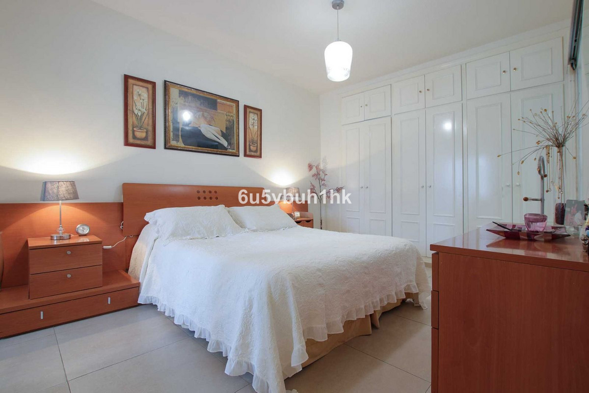 2 bedroom Apartments for sale in Las Chapas – R5272819