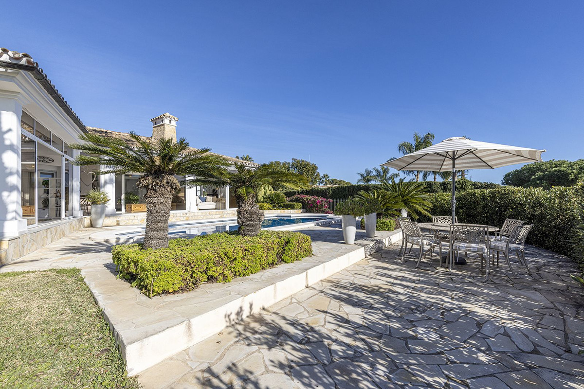 4 bedroom Villas for sale in Calahonda – R5272873