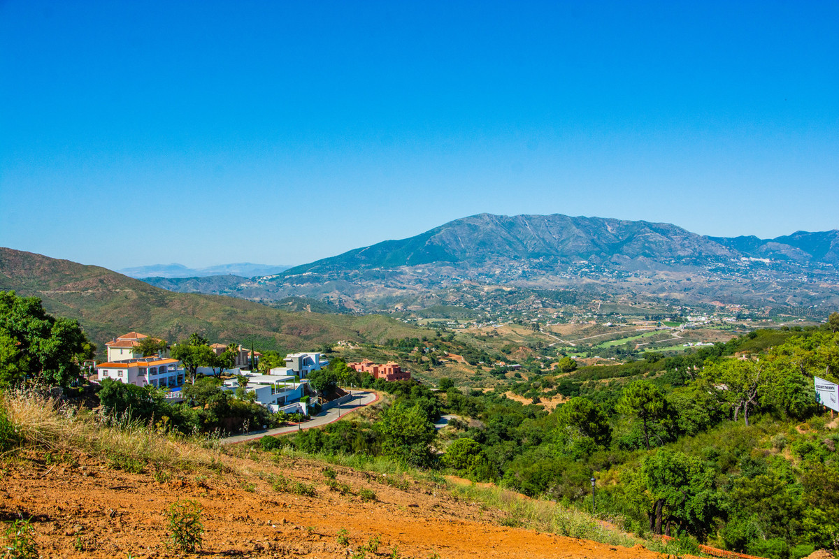 4 bedroom Villas for sale in La Mairena – R5026882 4 bedroom Villas for sale in La Mairena – R5026882