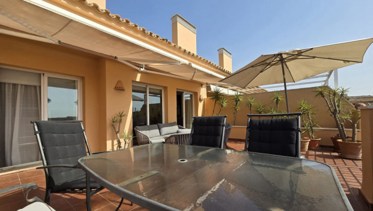 Aticos de 2 dormitorios en venta en Elviria – R5136586 Aticos de 2 dormitorios en venta en Elviria – R5136586 en