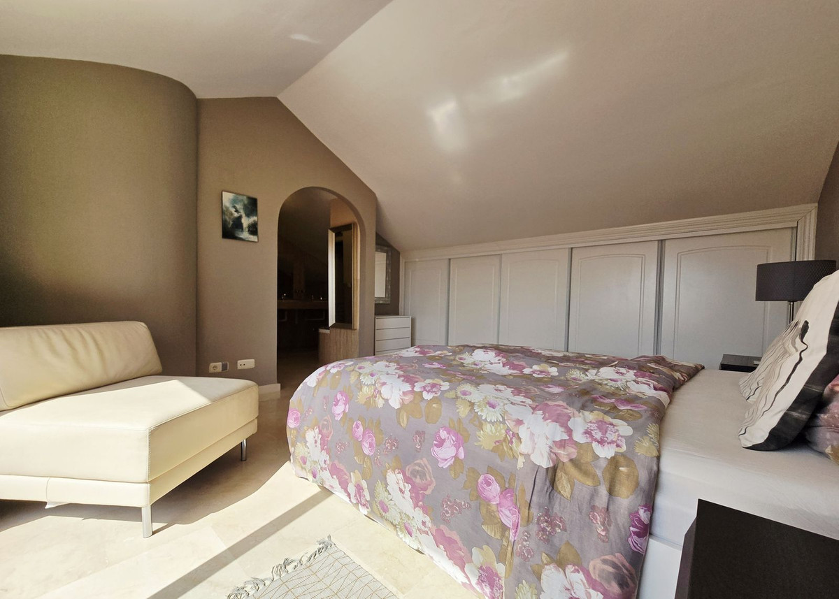 2 bedroom Penthouses for sale in Elviria – R5136586