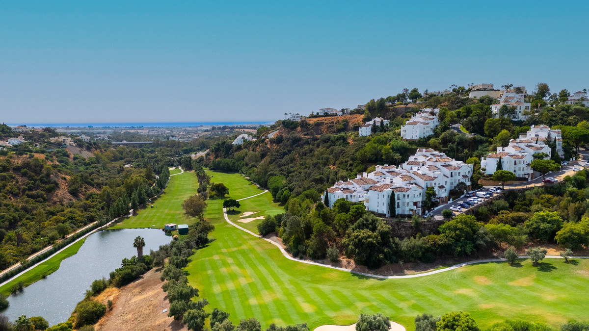 2 bedroom Apartments for sale in La Quinta – R5238241