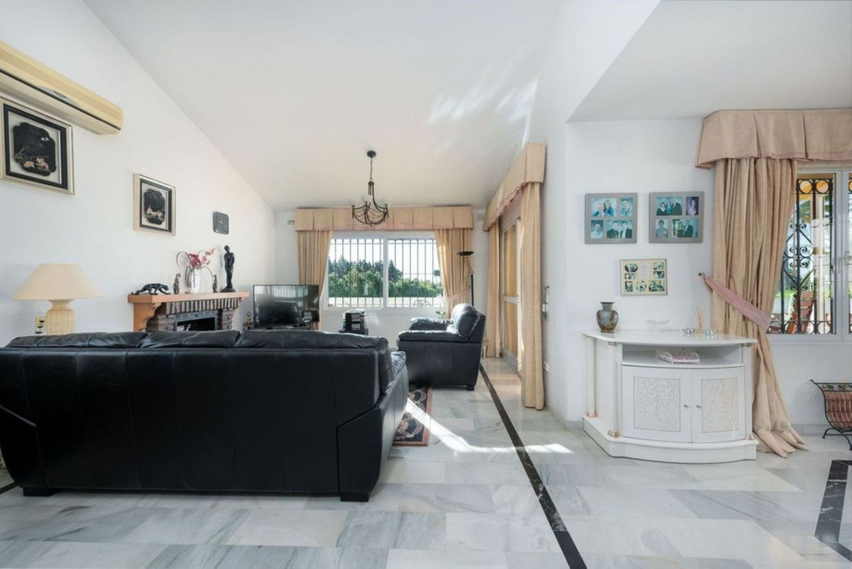 3 bedroom Villas for sale in Calahonda – R5264644