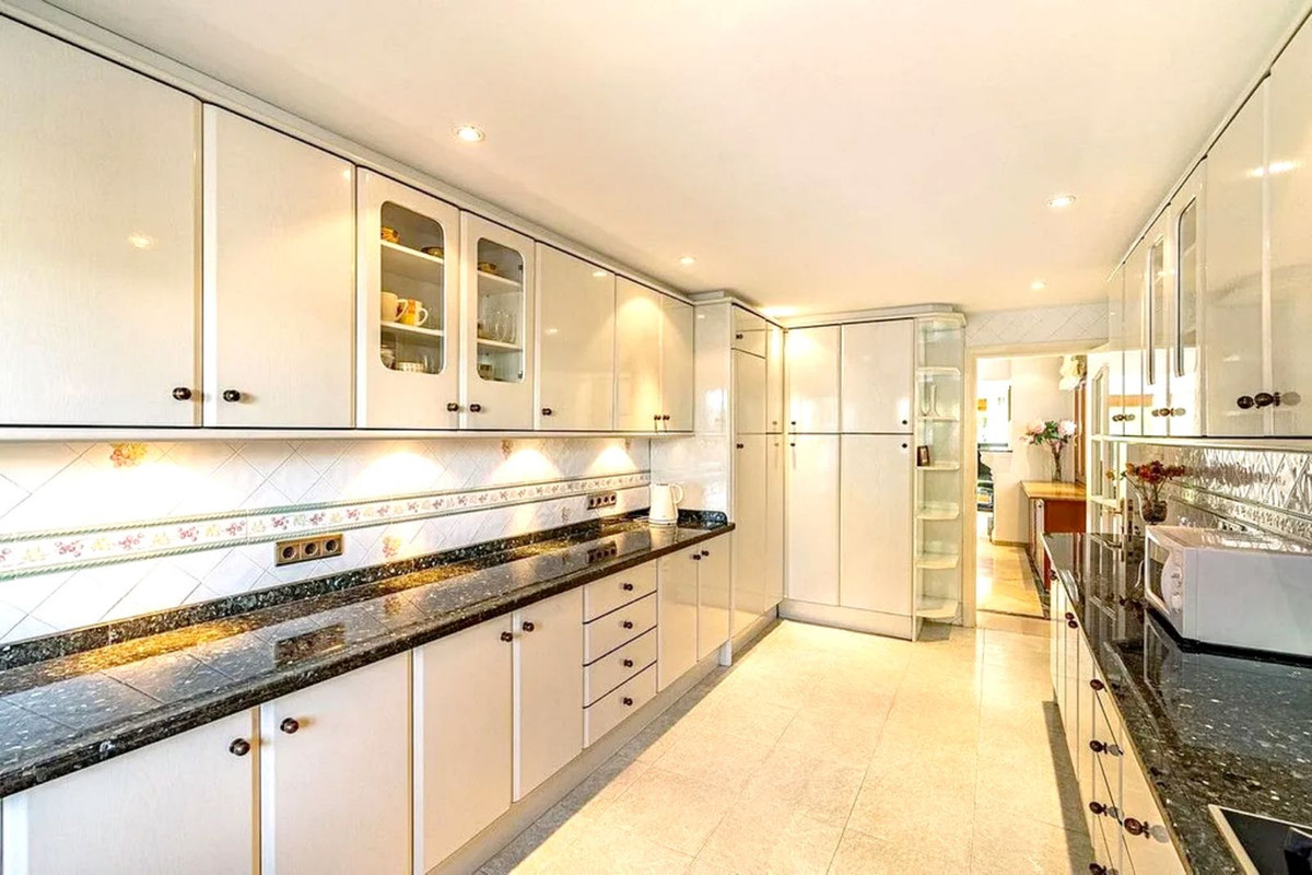 5 bedroom Villas for sale in Atalaya – R5194201 5 bedroom Villas for sale in Atalaya – R5194201