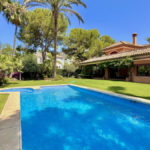 Villas de 5 dormitorios en venta en Milla de Oro – R4359958