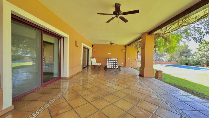 Villas de 5 dormitorios en venta en Milla de Oro – R4359958 en 