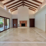 Villas de 5 dormitorios en venta en Milla de Oro – R4359958