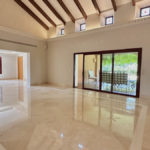 Villas de 5 dormitorios en venta en Milla de Oro – R4359958