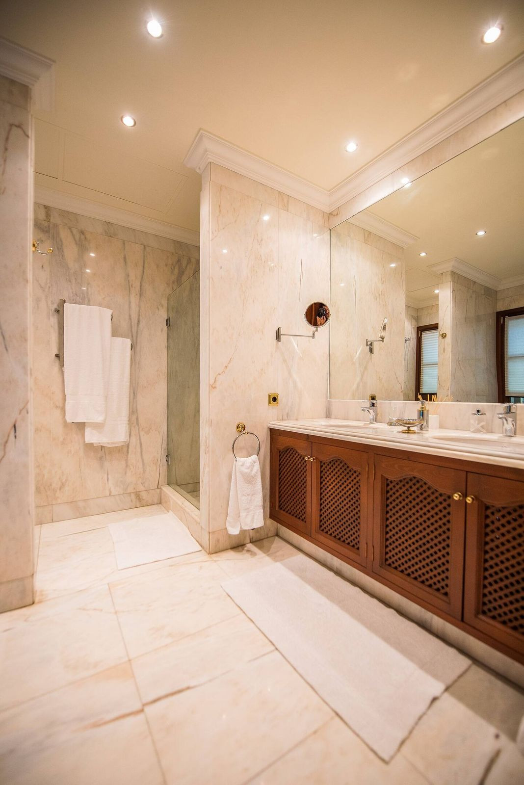 8 bedroom Villas for sale in La Zagaleta – R4454962