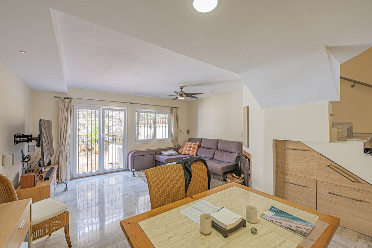 5 bedroom Townhouses for sale in Marbella – R5223274