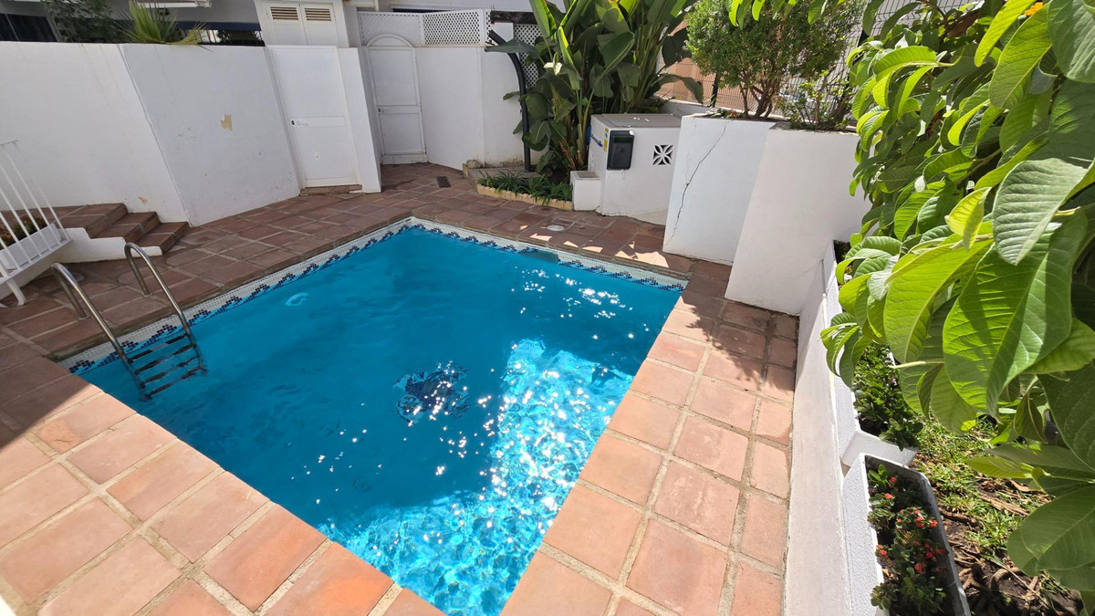 3 bedroom Townhouses for sale in Marbella – R5245414