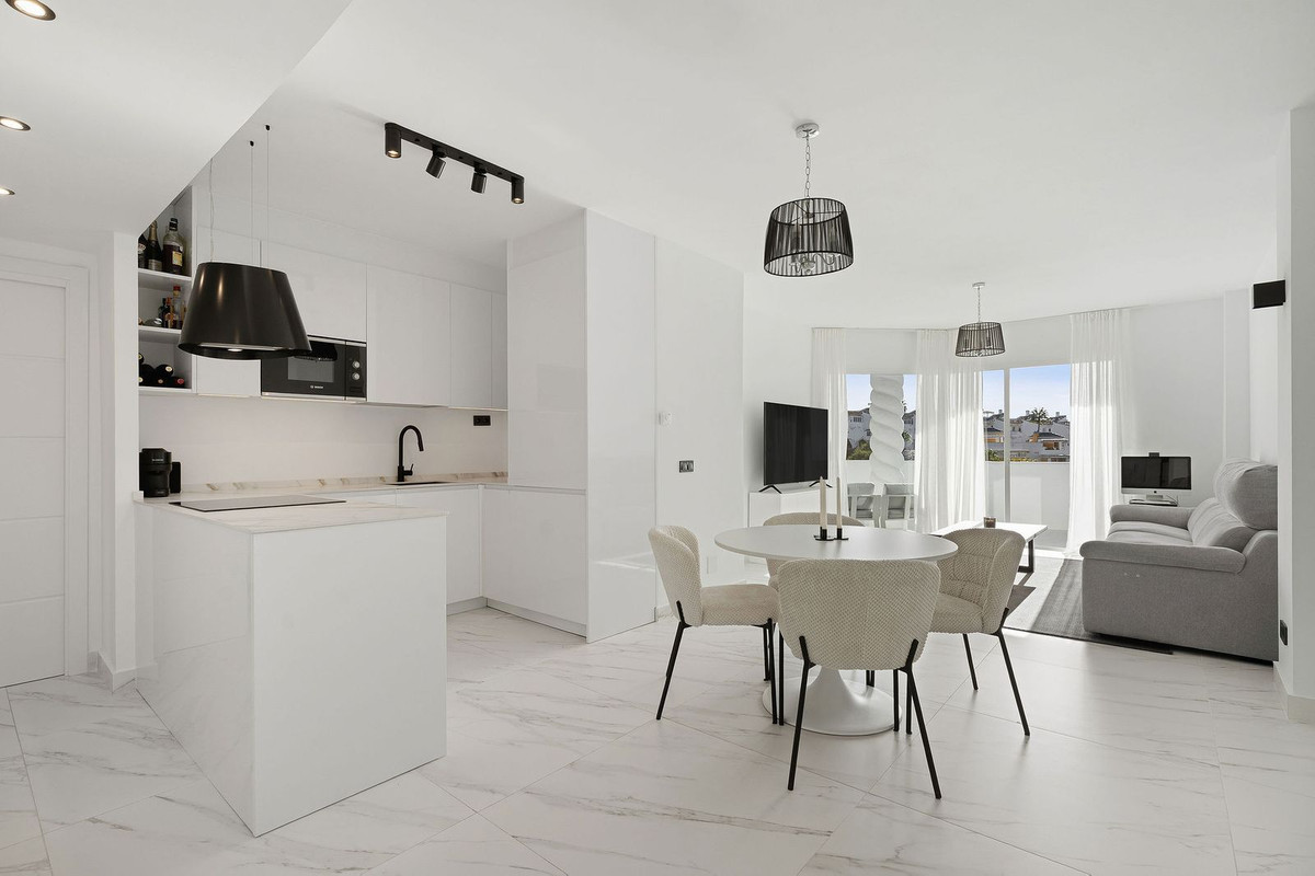 3 bedroom Apartments for sale in Calahonda – R5252902