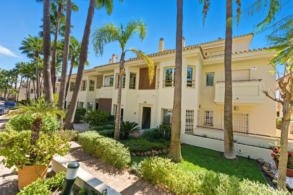 3 bedroom Apartments for sale in Sierra Blanca – R5181412 3 bedroom Apartments for sale in Sierra Blanca – R5181412