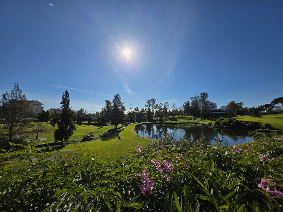 2 bedroom Apartments for sale in Guadalmina Alta – R5249113