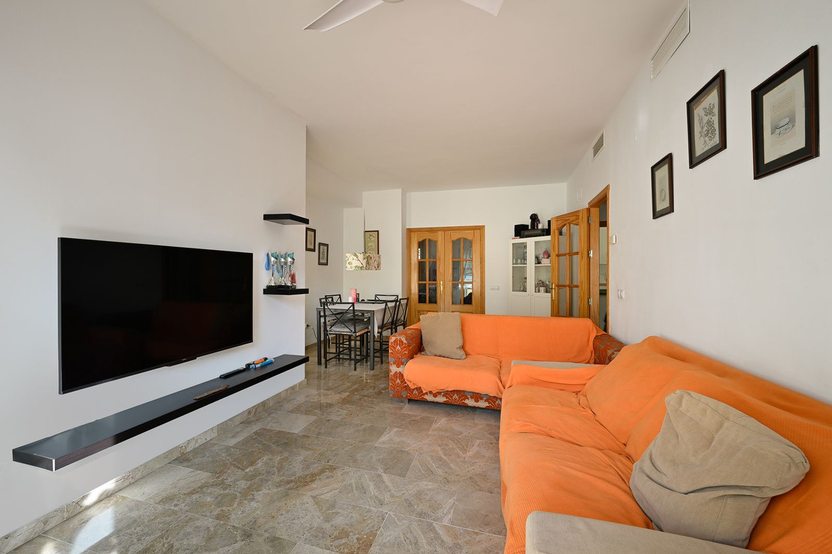 2 bedroom Apartments for sale in Riviera del Sol – R5286394