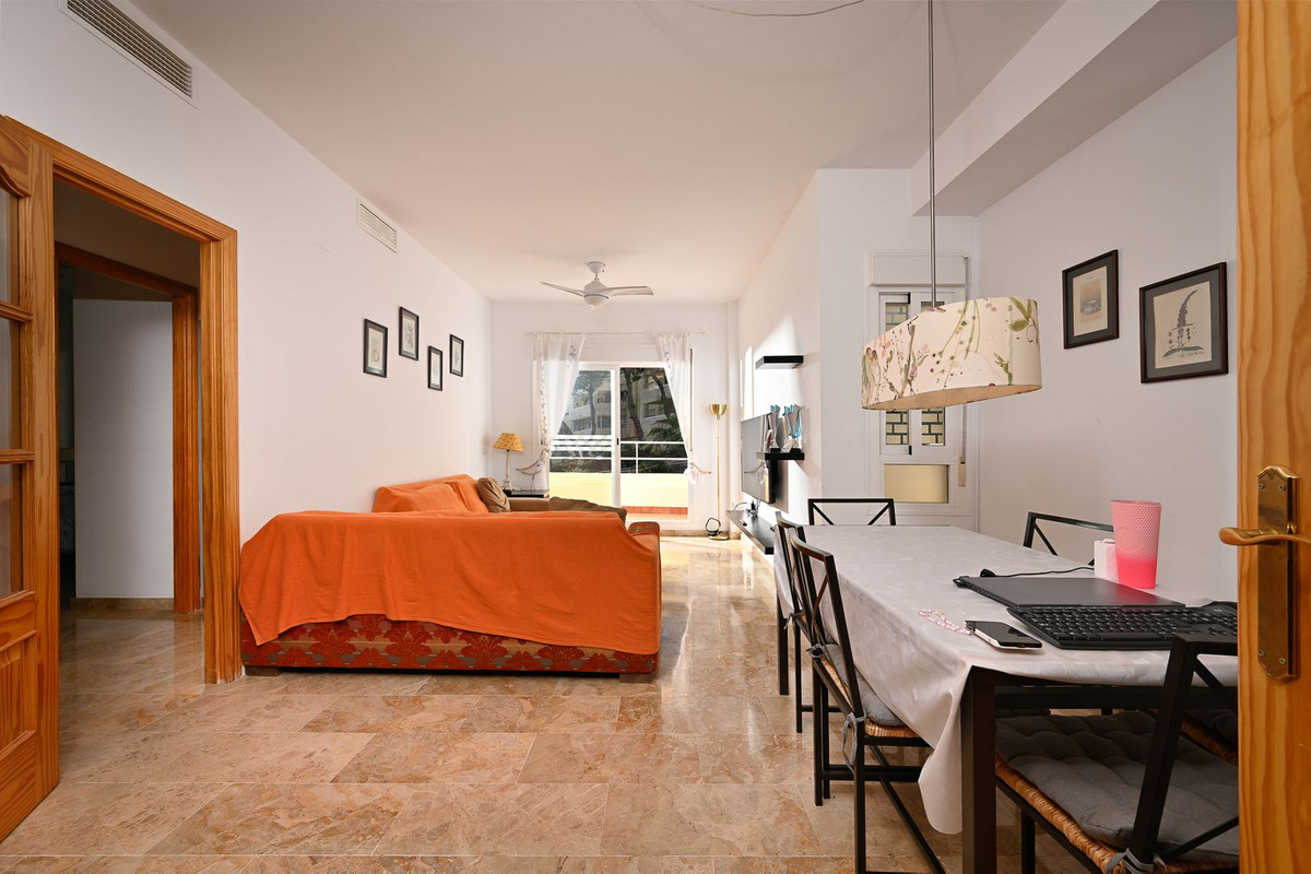 2 bedroom Apartments for sale in Riviera del Sol – R5286394