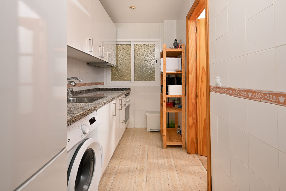 2 bedroom Apartments for sale in Riviera del Sol – R5286394