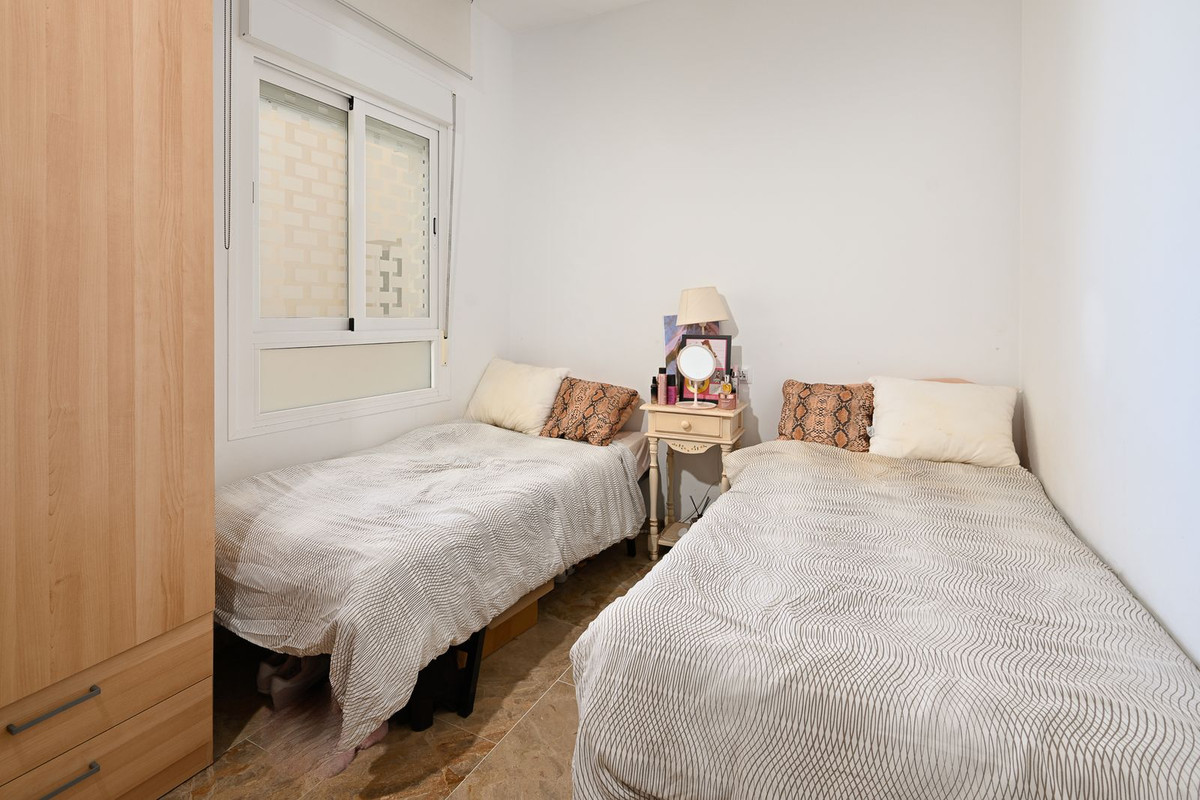 2 bedroom Apartments for sale in Riviera del Sol – R5286394