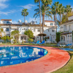 Adosados de 4 dormitorios en venta en Guadalmina Baja – R5237023