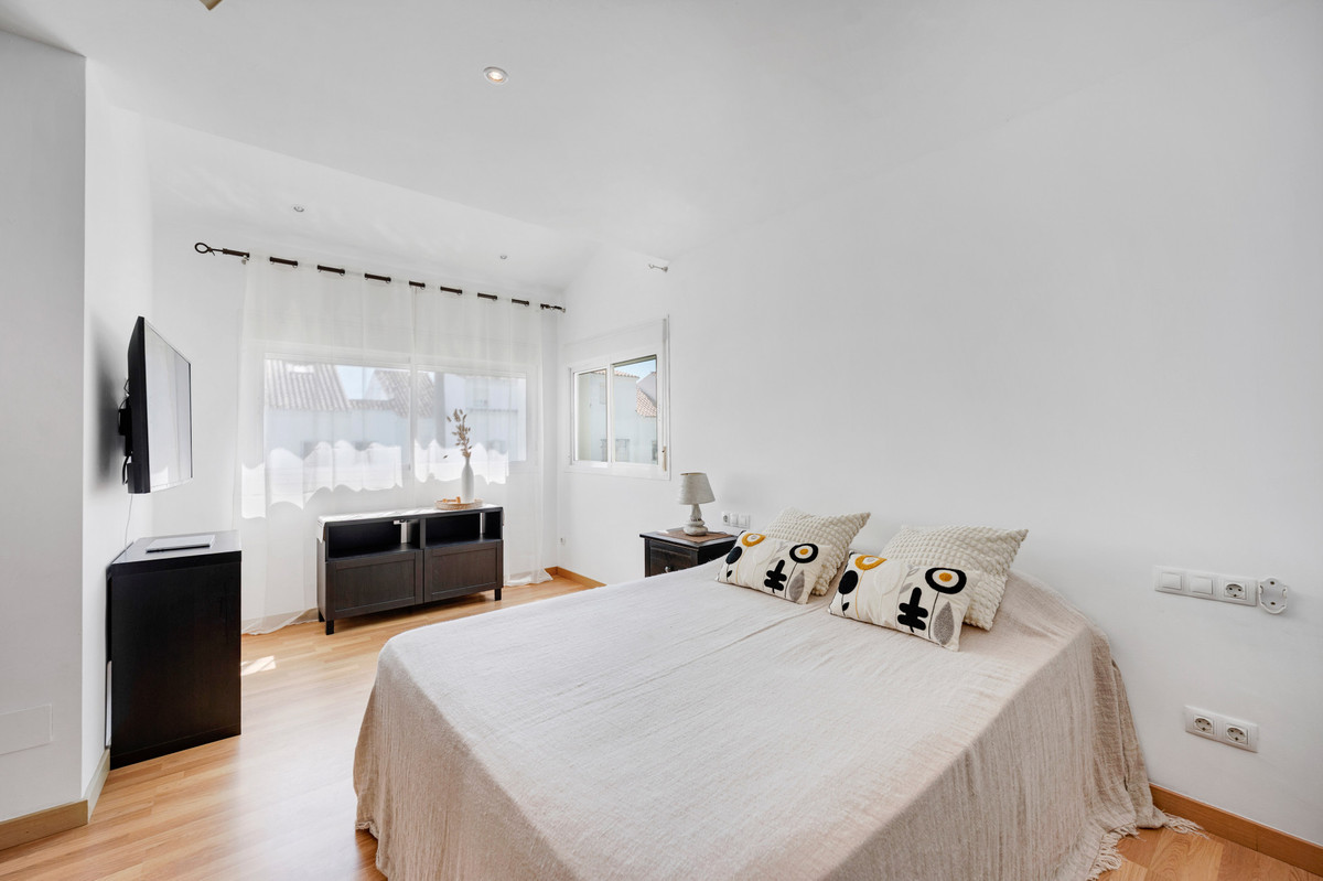 4 bedroom Townhouses for sale in El Rosario – R5133715 4 bedroom Townhouses for sale in El Rosario – R5133715