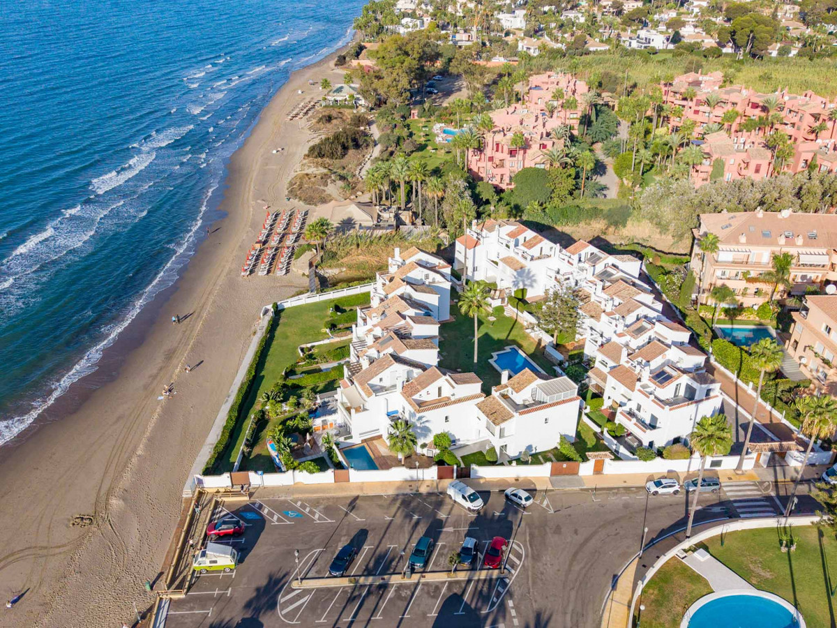 4 bedroom Townhouses for sale in El Rosario – R5133715 4 bedroom Townhouses for sale in El Rosario – R5133715