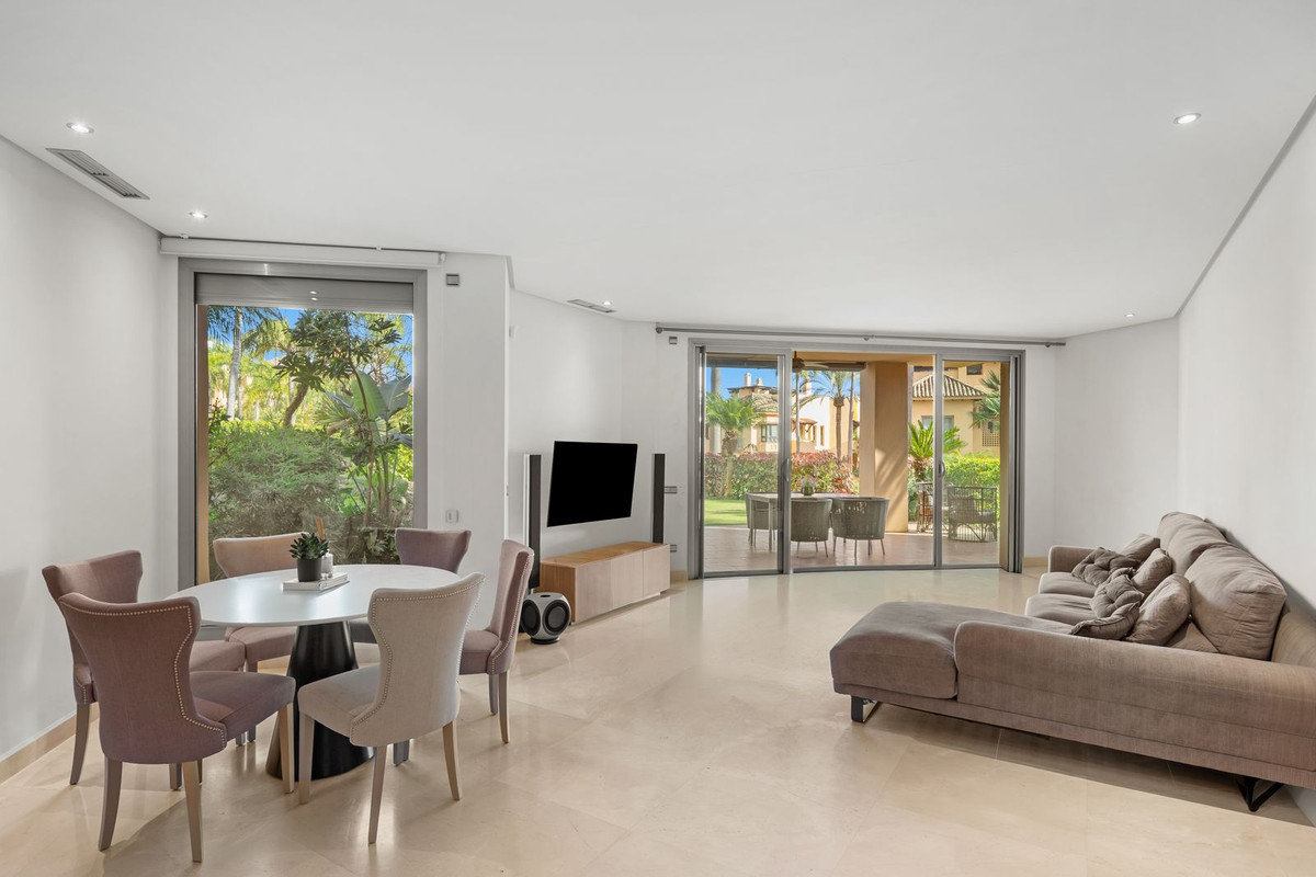 2 bedroom Apartments for sale in Milla de Oro – R5274760