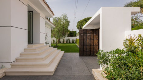 Villas de 6 dormitorios en venta en Guadalmina Alta – R5187955