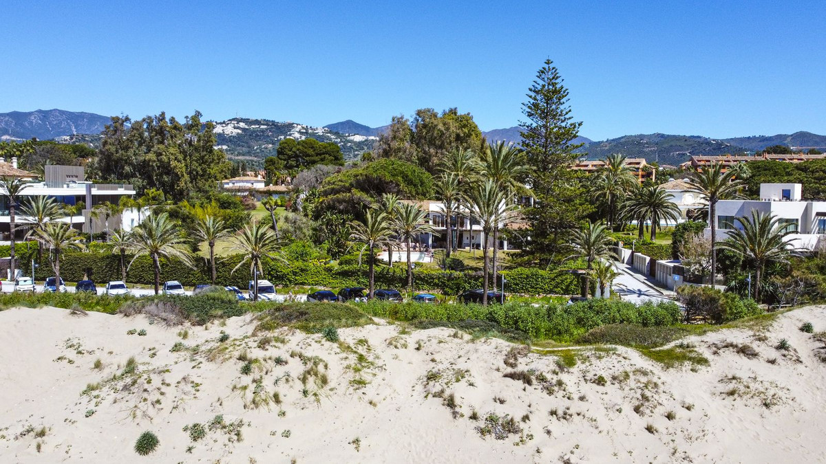 5 bedroom Villas for sale in Los Monteros – R3855409